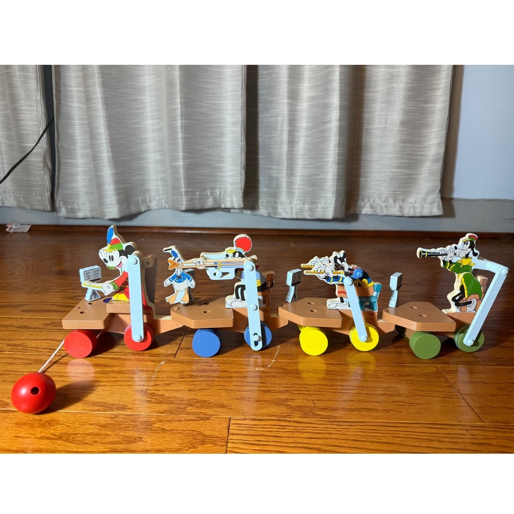 Disney Mickey Mouse and Friends Wooden Pull Toy Train The Band Concert NWOT
